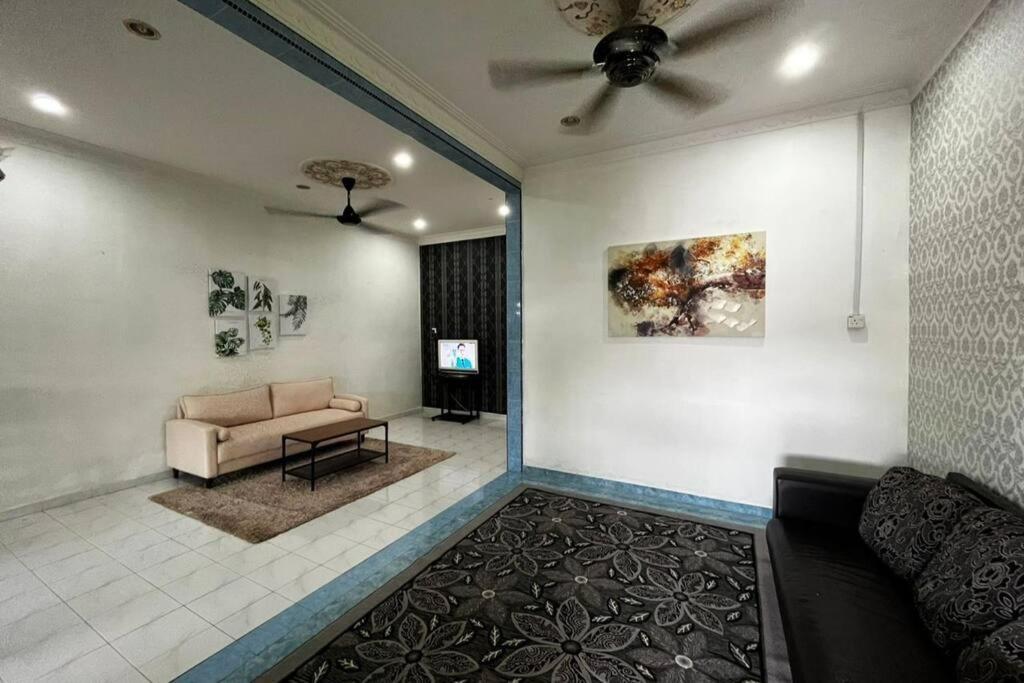Manjung Modern + Cozy Terrace Home Lumut Bagian luar foto